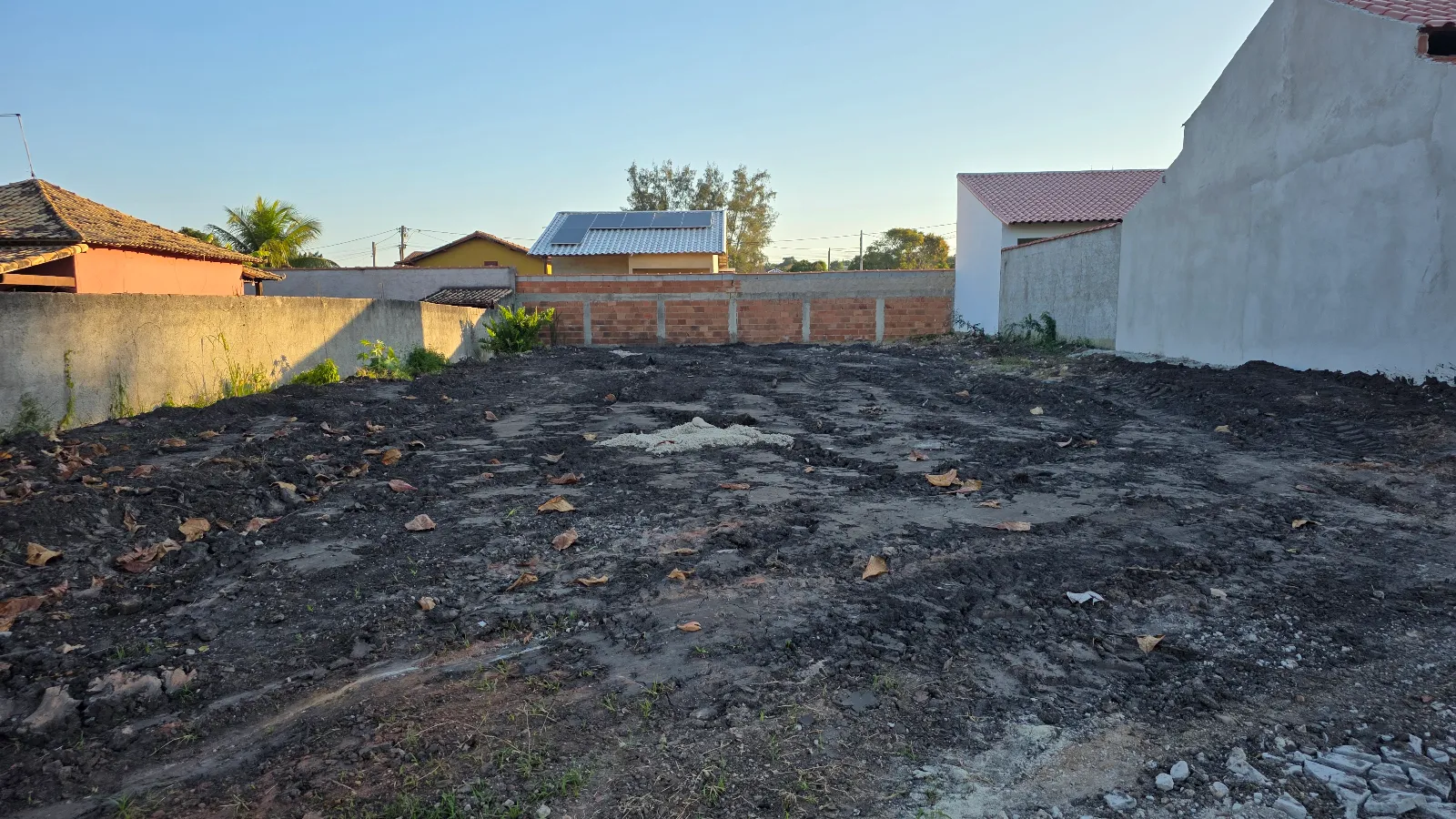 Terreno à venda no Leigo