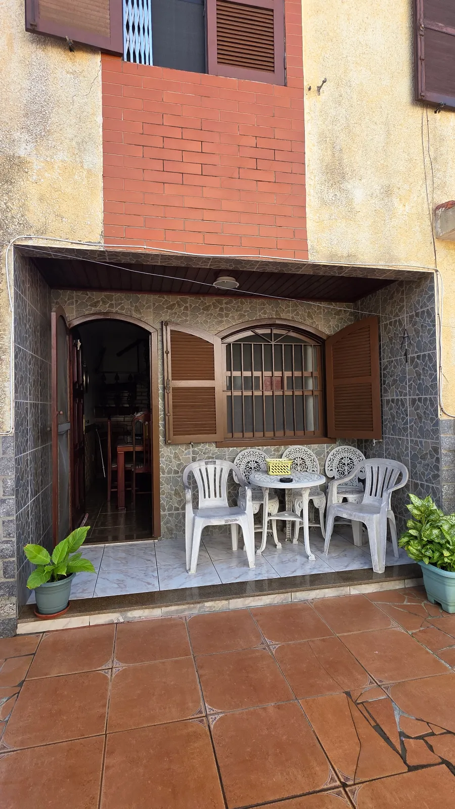 Casa Duplex por R$ 320.000 no Boqueirão — Condomínio